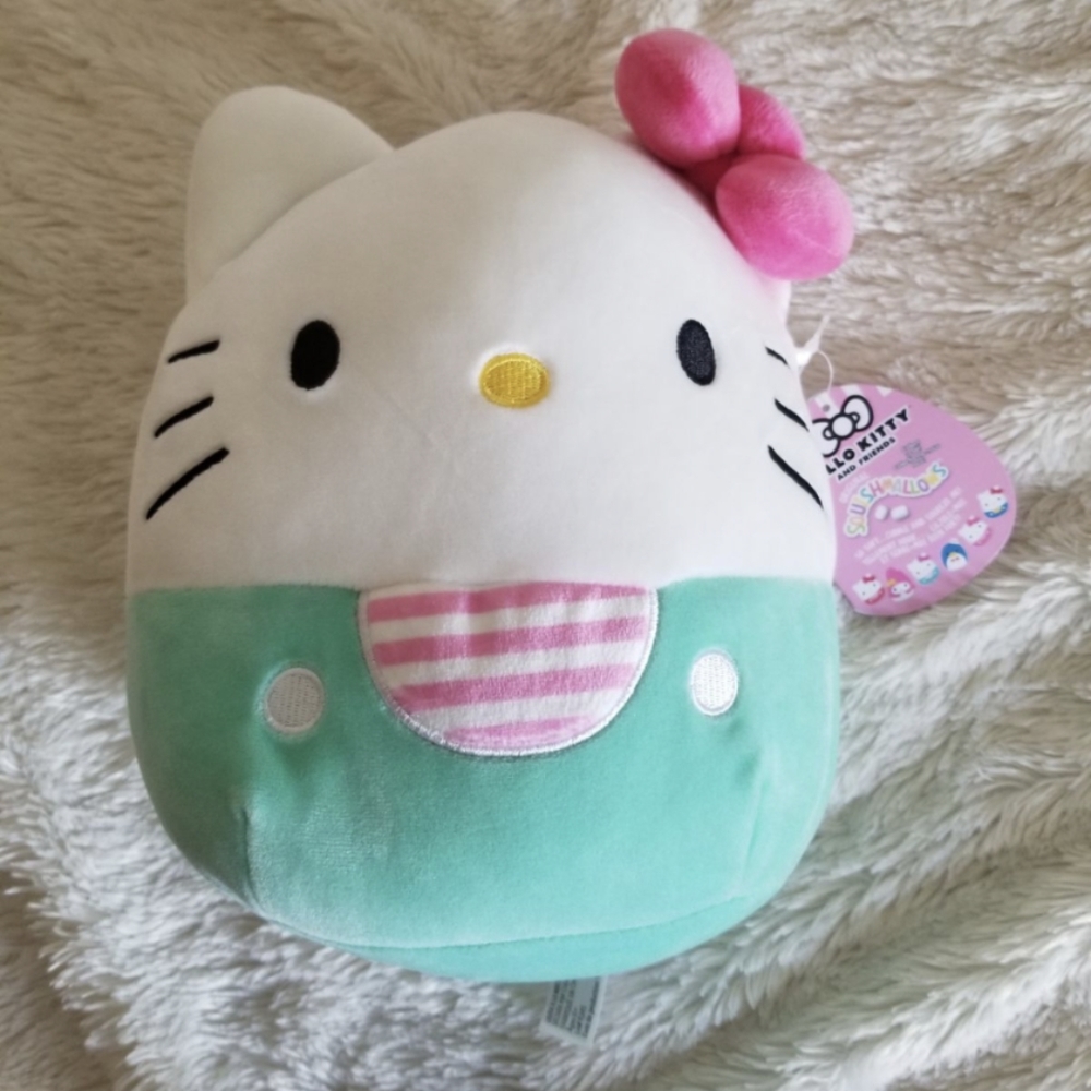Hello Kitty Squishmallow